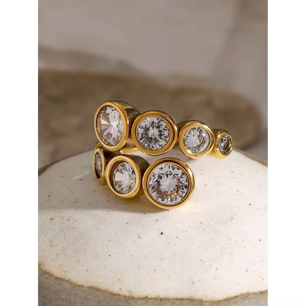 Halo orbit ring