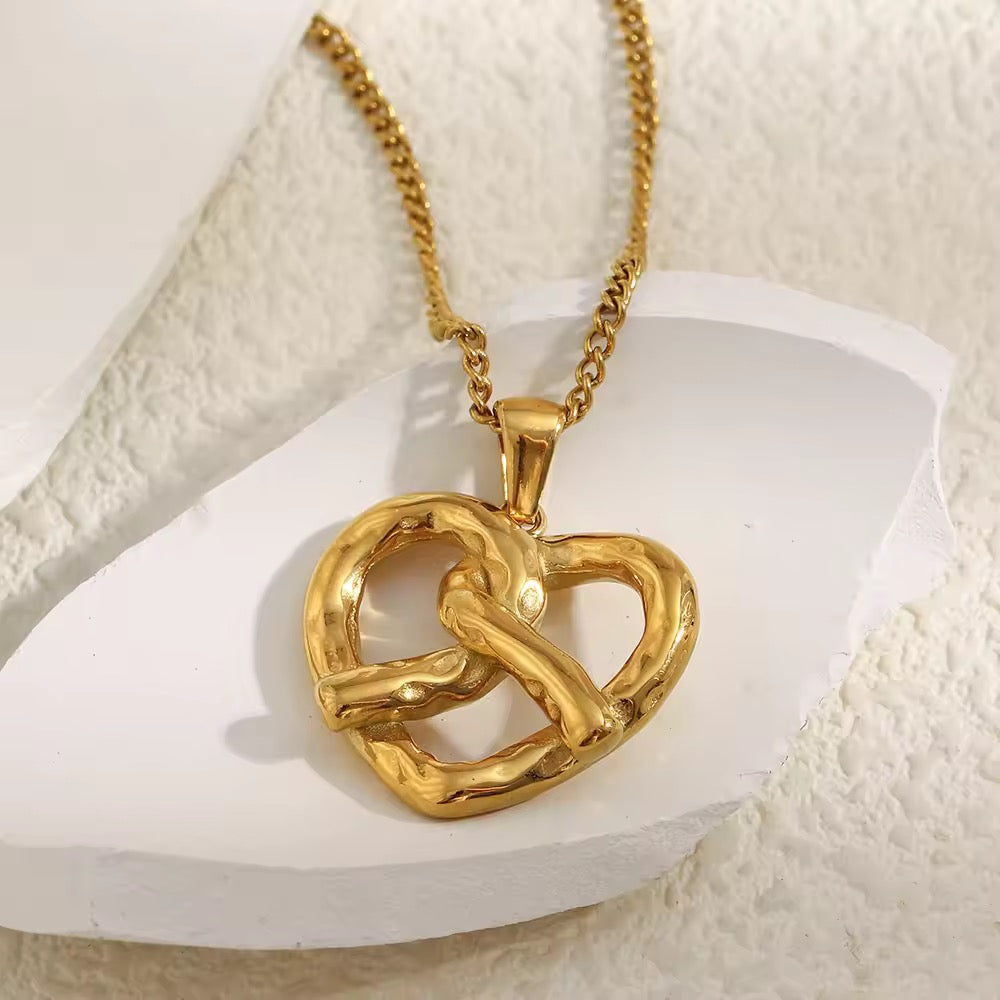 Pretzel chain pendant